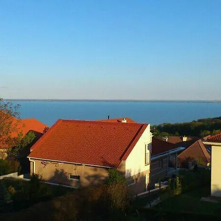 Feriehus Tavasz Panzio *